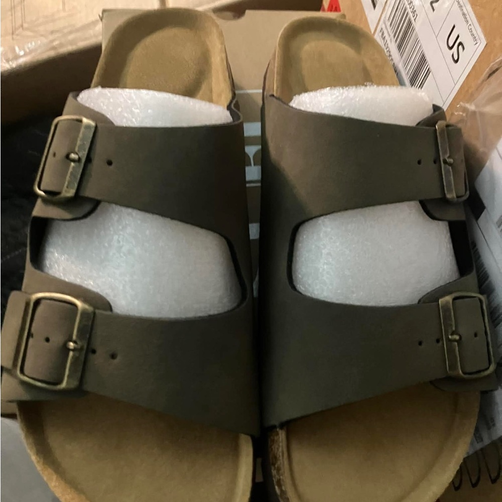 Double Buckle Slip-On Sandals i